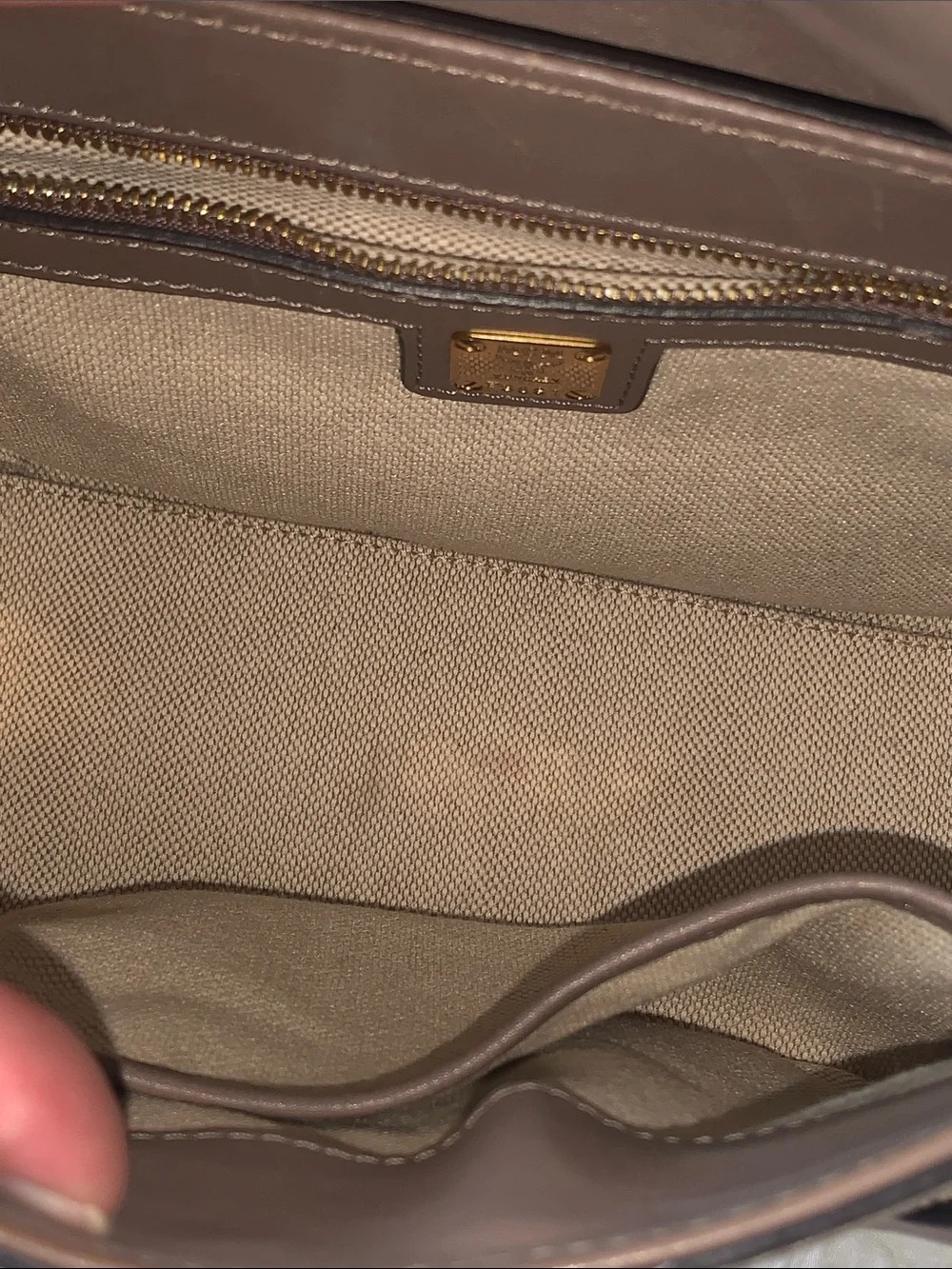 GUC MCM Smooth Leather Flap Top - Handle Bag